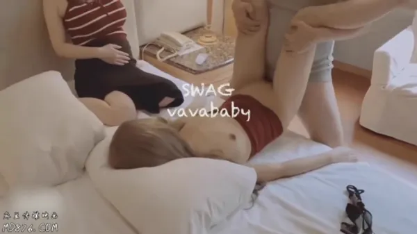 phim sex cẩm hồng Ngồi nhìn xem chồng địt bạn thân