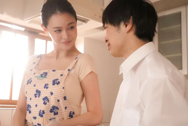 phim ma chiếu rạp Ở tuổi dậy thì cậu con trai luôn nhìn mẹ mình với ánh mắt khác, và rồi…